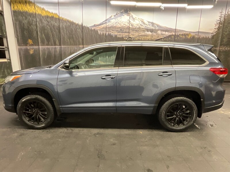 2018 Toyota Highlander XLE Sport Utility AWD / Leather Navi / 23,000 MILE  LOCAL SUV / 3RD ROW SEAT / Leather & Heated Seats / Sunroof / BRAND NEW TIRES - Photo 3 - Gladstone, OR 97027