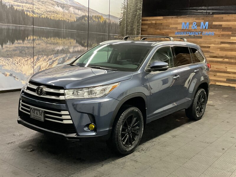 2018 Toyota Highlander XLE Sport Utility AWD / Leather Navi / 23,000 MILE  LOCAL SUV / 3RD ROW SEAT / Leather & Heated Seats / Sunroof / BRAND NEW TIRES - Photo 25 - Gladstone, OR 97027