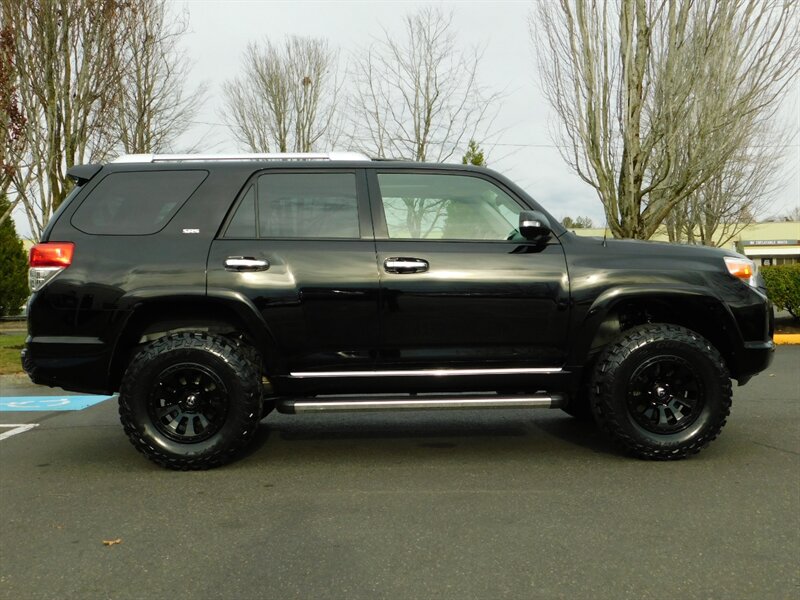 2013 Toyota 4Runner SR5 4X4 V6 4.0 L / 3RD SEAT / SUN ROOF / LIFTED   - Photo 4 - Portland, OR 97217