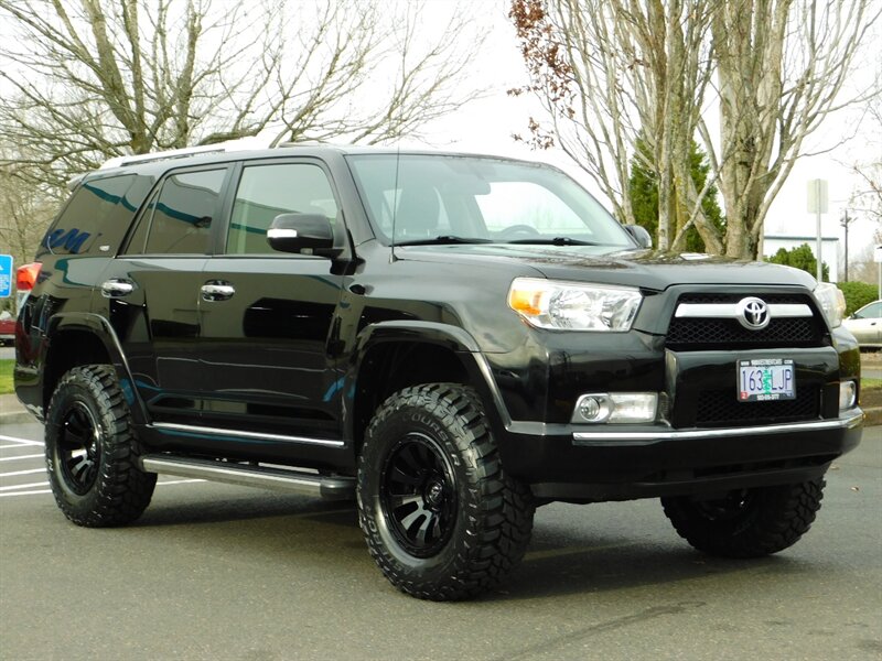 2013 Toyota 4Runner SR5 4X4 V6 4.0 L / 3RD SEAT / SUN ROOF / LIFTED   - Photo 2 - Portland, OR 97217