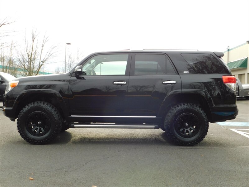 2013 Toyota 4Runner SR5 4X4 V6 4.0 L / 3RD SEAT / SUN ROOF / LIFTED   - Photo 3 - Portland, OR 97217