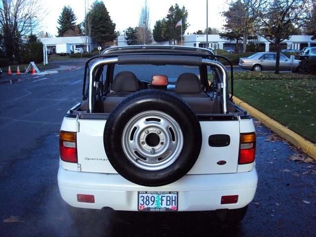 1999 Kia Sportage Convertible/ 5-Spd/ 4WD/ New Top   - Photo 4 - Portland, OR 97217