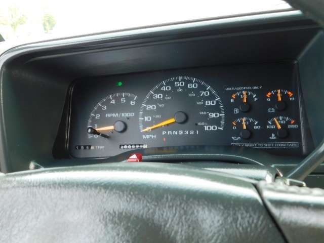 2000 Chevrolet C2500 LS 5.7Liter V8 Vertic 2WD 2-Owner   - Photo 26 - Portland, OR 97217