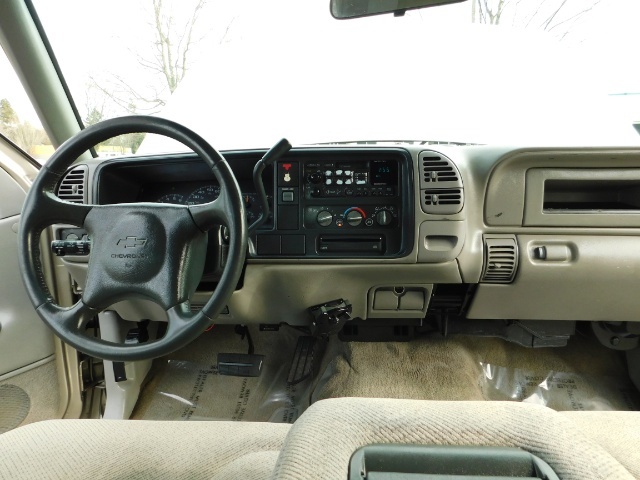 2000 Chevrolet C2500 LS 5.7Liter V8 Vertic 2WD 2-Owner   - Photo 25 - Portland, OR 97217