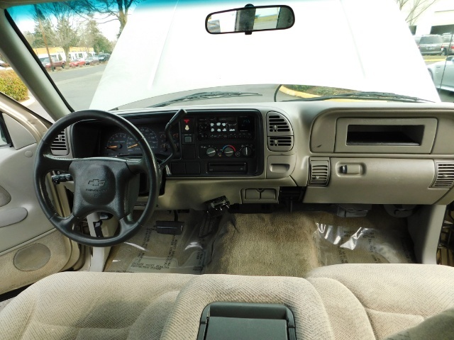 2000 Chevrolet C2500 LS 5.7Liter V8 Vertic 2WD 2-Owner   - Photo 13 - Portland, OR 97217