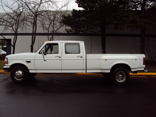 1993 Ford F-350 XL / 7.3L Turbo Diesel/ Dually / 5 Speed manual   - Photo 2 - Portland, OR 97217
