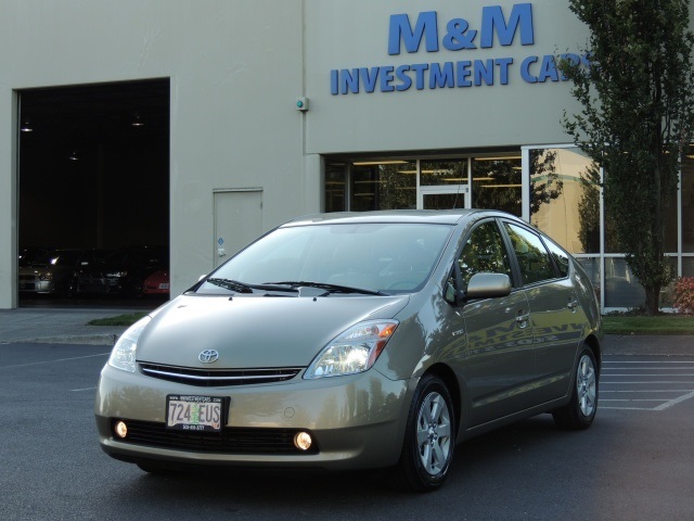 2006 Toyota Prius Hybrid / Navigation / Rear Cam/ Leather/ 55k miles   - Photo 1 - Portland, OR 97217