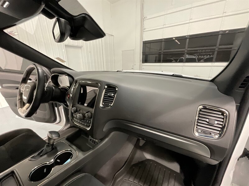 2018 Dodge Durango SRT 392 / AWD / 6.4L V8 HEMI / 55,000 MILES  / 3RD ROW SEAT - Photo 17 - Gladstone, OR 97027
