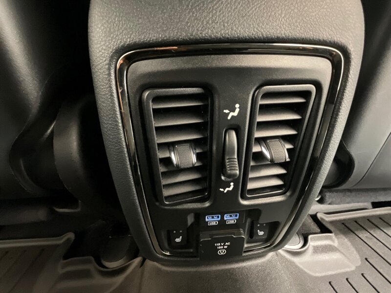 2018 Dodge Durango SRT 392 / AWD / 6.4L V8 HEMI / 55,000 MILES  / 3RD ROW SEAT - Photo 46 - Gladstone, OR 97027