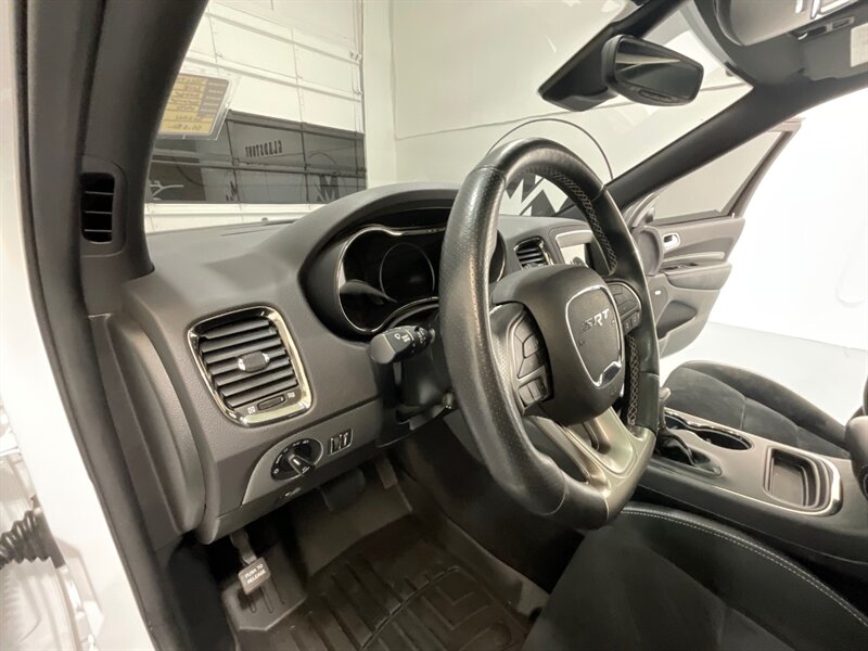 2018 Dodge Durango SRT 392 / AWD / 6.4L V8 HEMI / 55,000 MILES  / 3RD ROW SEAT - Photo 16 - Gladstone, OR 97027