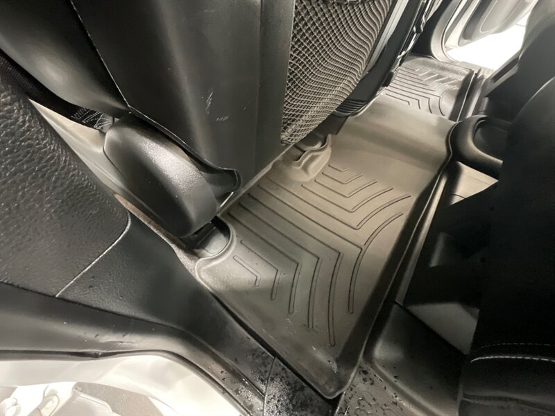 2018 Dodge Durango SRT 392 / AWD / 6.4L V8 HEMI / 55,000 MILES  / 3RD ROW SEAT - Photo 42 - Gladstone, OR 97027