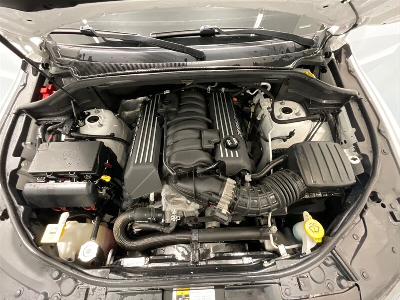 2018 Dodge Durango SRT 392 / AWD / 6.4L V8 HEMI / 55,000 MILES  / 3RD ROW SEAT - Photo 31 - Gladstone, OR 97027