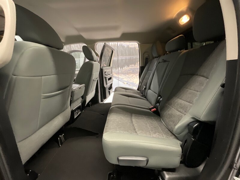 2015 RAM 2500 Big Horn MEGA CAB 4X4 / 6.4L V8 HEMI / NEW TIRES / LOCAL TRUCK / RUST FREE / Backup Camera / Canopy / 101,000 MILES - Photo 13 - Gladstone, OR 97027