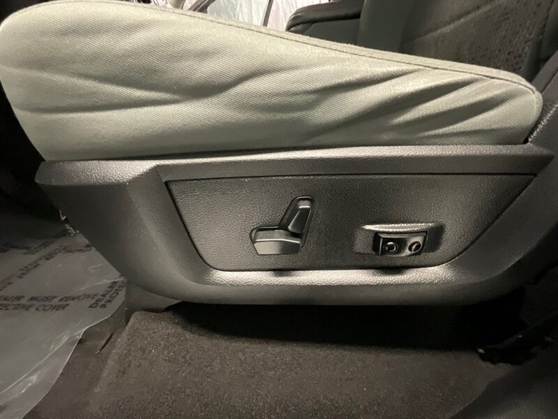 2015 RAM 2500 Big Horn MEGA CAB 4X4 / 6.4L V8 HEMI / NEW TIRES / LOCAL TRUCK / RUST FREE / Backup Camera / Canopy / 101,000 MILES - Photo 34 - Gladstone, OR 97027