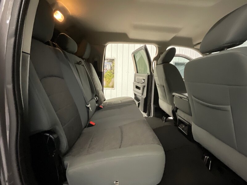 2015 RAM 2500 Big Horn MEGA CAB 4X4 / 6.4L V8 HEMI / NEW TIRES / LOCAL TRUCK / RUST FREE / Backup Camera / Canopy / 101,000 MILES - Photo 14 - Gladstone, OR 97027