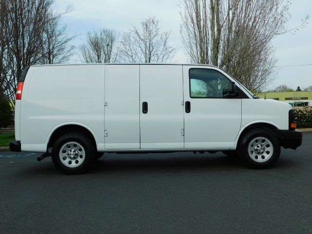 2014 Chevrolet Express 1500 / Cargo Van / 6Cyl / 1-Owner / Execl Cond   - Photo 4 - Portland, OR 97217