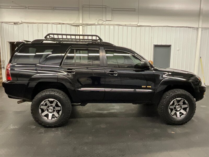 2005 Toyota 4Runner SR5 Sport Utility 4X4 / V6 / LEAHER / LIFTED LIFTE  NEW WHEELS & TIRES / SUNROOF / SHARP & CLEAN - Photo 4 - Gladstone, OR 97027