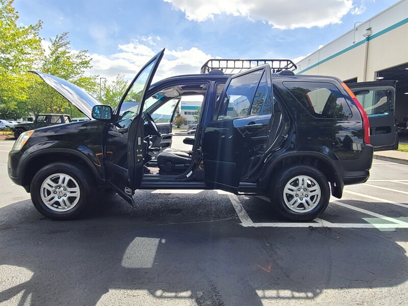 2004 Honda CR-V 4X4 / Moon Roof / Records / Excellent Condition  / 4-Cyl 2.4 Liter / Cargo Basket - Photo 23 - Portland, OR 97217