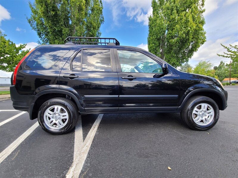 2004 Honda CR-V 4X4 / Moon Roof / Records / Excellent Condition  / 4-Cyl 2.4 Liter / Cargo Basket - Photo 4 - Portland, OR 97217