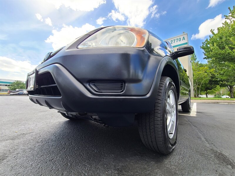 2004 Honda CR-V 4X4 / Moon Roof / Records / Excellent Condition  / 4-Cyl 2.4 Liter / Cargo Basket - Photo 9 - Portland, OR 97217