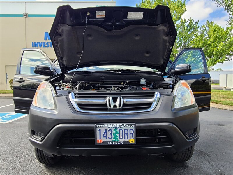 2004 Honda CR-V 4X4 / Moon Roof / Records / Excellent Condition  / 4-Cyl 2.4 Liter / Cargo Basket - Photo 29 - Portland, OR 97217