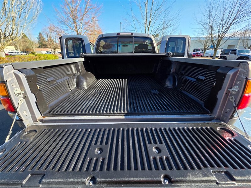 2001 Toyota Tundra Limited - Photo 32 - Portland, OR 97217