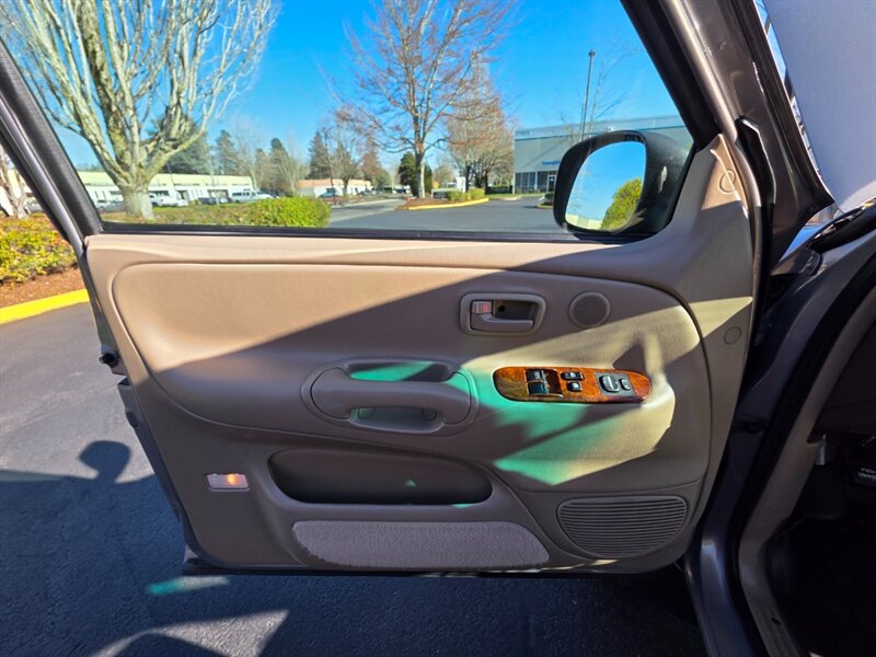 2001 Toyota Tundra Limited - Photo 33 - Portland, OR 97217