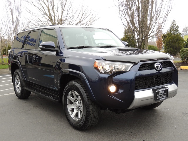 2015 Toyota 4Runner Limited / Sport / 4X4 / 6Cyl / LOADED LOADED   - Photo 2 - Portland, OR 97217