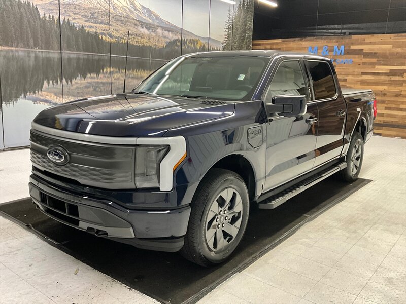 2022 Ford F-150 Lightning Lariat  AWD /Dual E Motor/ 600 MILES  / LOCAL TRUCK / Lariat Pkg / Leather / ONLY 600 MILES - Photo 1 - Gladstone, OR 97027