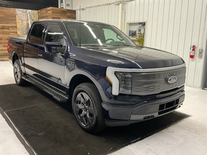 2022 Ford F-150 Lightning Lariat  AWD /Dual E Motor/ 600 MILES  / LOCAL TRUCK / Lariat Pkg / Leather / ONLY 600 MILES - Photo 2 - Gladstone, OR 97027