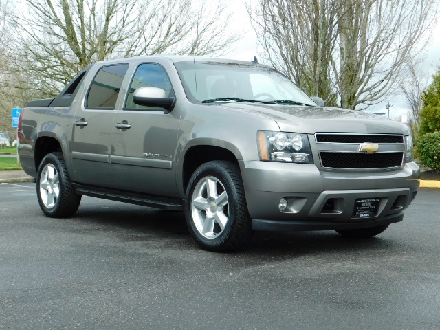 2009 Chevrolet Avalanche LT 4WD 5.3Liter Pickup LOW MILES EXCL COND   - Photo 2 - Portland, OR 97217