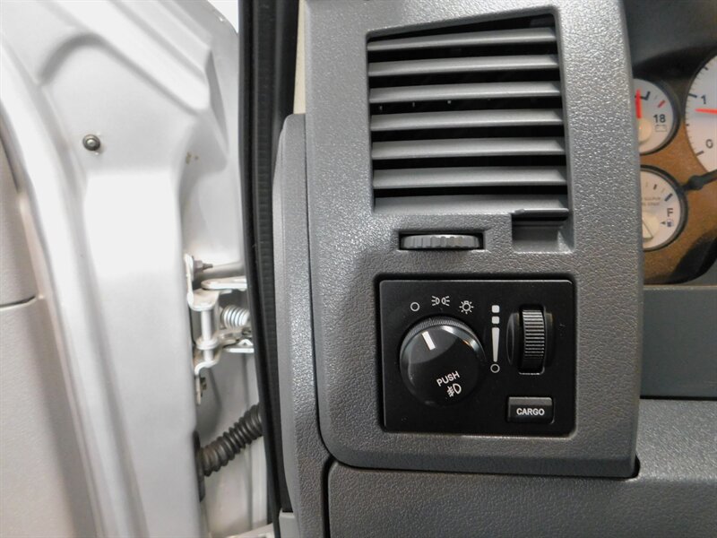 2008 Dodge Ram 2500 SLT Quad Cab 4X4 / 6   - Photo 32 - Gladstone, OR 97027