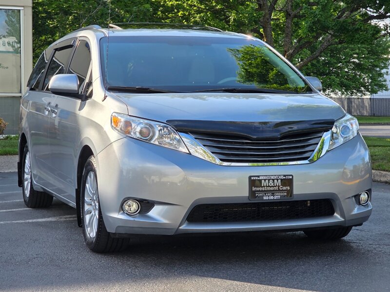 2014 Toyota Sienna XLE 8-Passenger DVD / EVERY OPTION / Immaculate !  / NAVi / Leather / CAM / Sensors / Low Miles / Like New