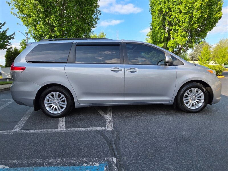 2014 Toyota Sienna XLE 8-Passenger DVD / EVERY OPTION / Immaculate !  / NAVi / Leather / CAM / Sensors / Low Miles / Like New - Photo 4 - Portland, OR 97217