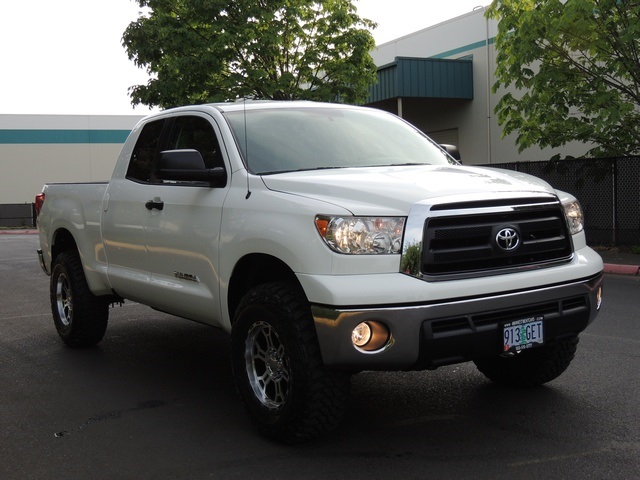 2013 Toyota Tundra Quad Cab/ 4WD/ 8Cyl/4.6Liter / 1,238 miles/ LIFTED   - Photo 2 - Portland, OR 97217