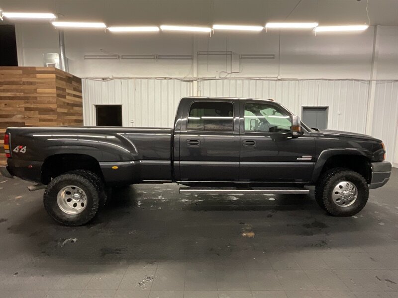 2005 Chevrolet Silverado 3500 LT Crew Cab 4X4/ 6.6L DIESEL /DUALLY / 73,000 MILE  DURAMAX DIESEL / DUALLY / RUST FREE / LONG BED / ONLY 73K MILES / SHARP & CLEAN !! - Photo 4 - Gladstone, OR 97027