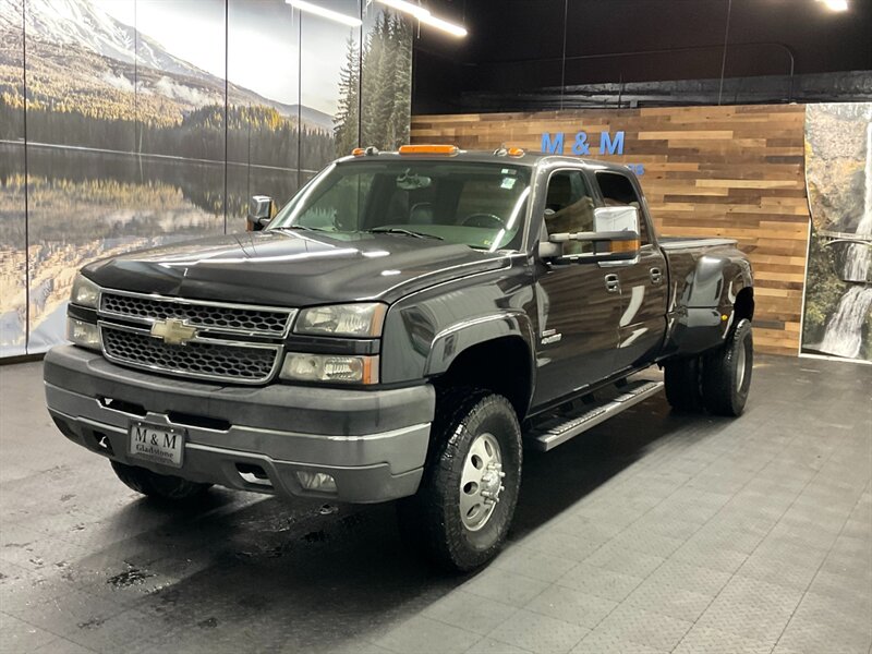 2005 Chevrolet Silverado 3500 LT Crew Cab 4X4/ 6.6L DIESEL /DUALLY / 73,000 MILE  DURAMAX DIESEL / DUALLY / RUST FREE / LONG BED / ONLY 73K MILES / SHARP & CLEAN !! - Photo 1 - Gladstone, OR 97027