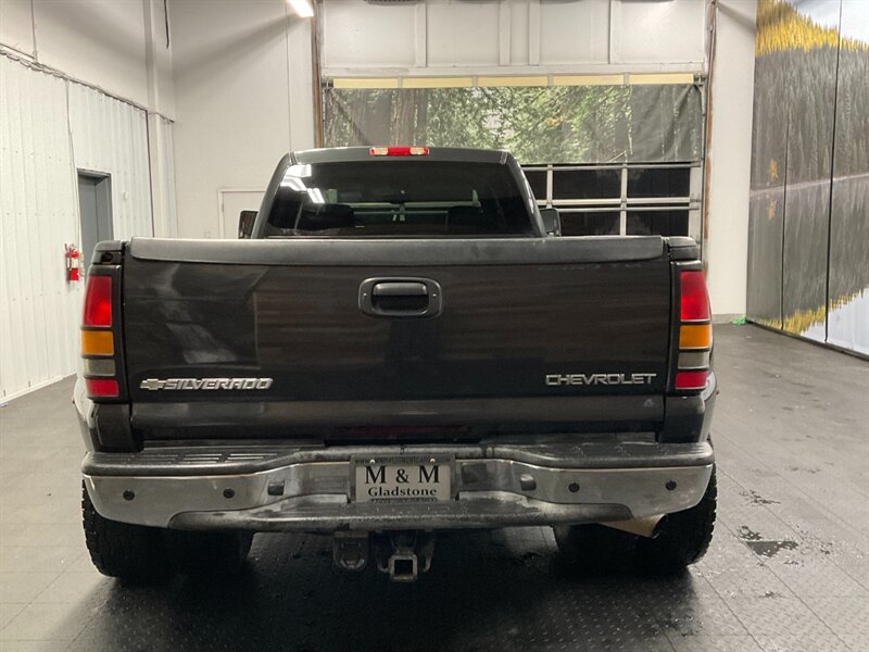 2005 Chevrolet Silverado 3500 LT Crew Cab 4X4/ 6.6L DIESEL /DUALLY / 73,000 MILE  DURAMAX DIESEL / DUALLY / RUST FREE / LONG BED / ONLY 73K MILES / SHARP & CLEAN !! - Photo 6 - Gladstone, OR 97027