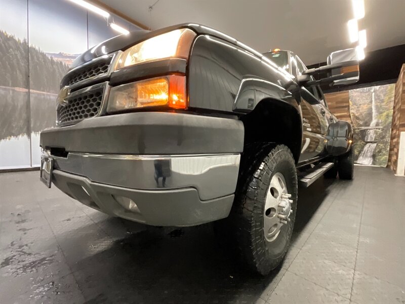 2005 Chevrolet Silverado 3500 LT Crew Cab 4X4/ 6.6L DIESEL /DUALLY / 73,000 MILE  DURAMAX DIESEL / DUALLY / RUST FREE / LONG BED / ONLY 73K MILES / SHARP & CLEAN !! - Photo 9 - Gladstone, OR 97027