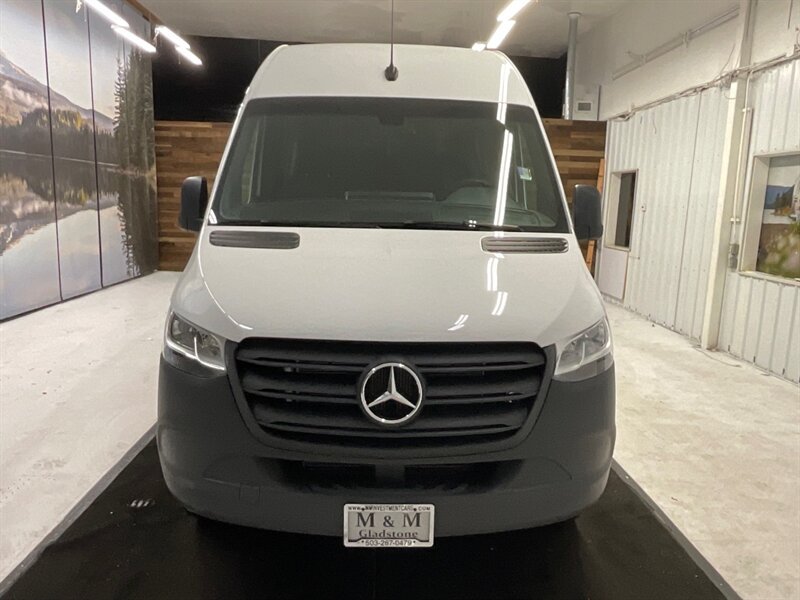 2020 Mercedes-Benz Sprinter 2500 CARGO VAN / 3.0L V6 DIESEL / 1,700 MILES / HIGH ROOF w. 144 " WB / LIKE NEW - Photo 5 - Gladstone, OR 97027