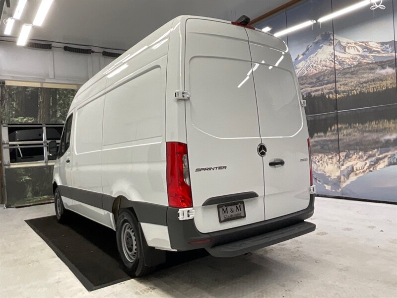 2020 Mercedes-Benz Sprinter 2500 CARGO VAN / 3.0L V6 DIESEL / 1,700 MILES / HIGH ROOF w. 144 " WB / LIKE NEW - Photo 7 - Gladstone, OR 97027