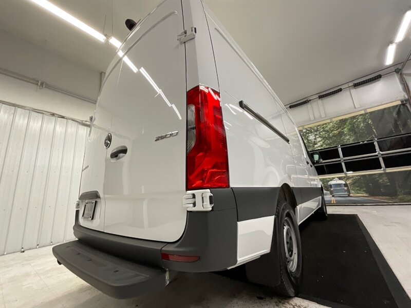 2020 Mercedes-Benz Sprinter 2500 CARGO VAN / 3.0L V6 DIESEL / 1,700 MILES / HIGH ROOF w. 144 " WB / LIKE NEW - Photo 26 - Gladstone, OR 97027