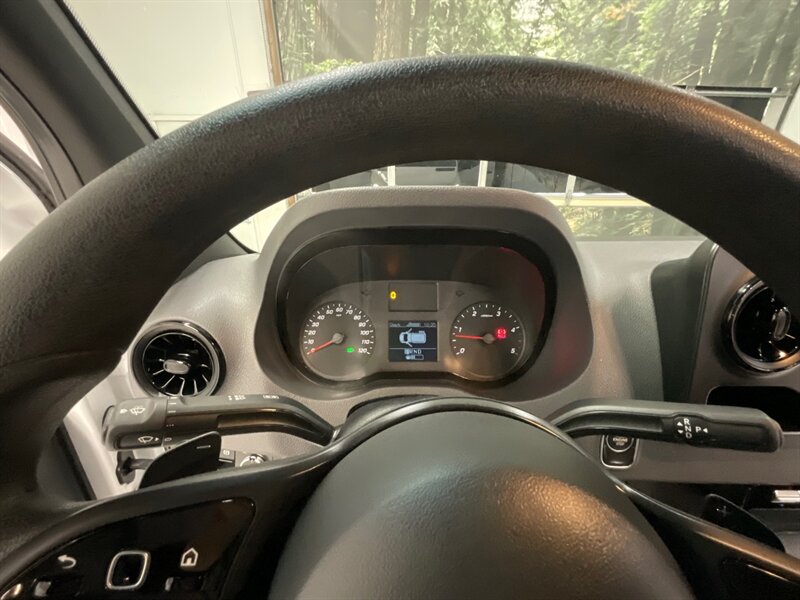 2020 Mercedes-Benz Sprinter 2500 CARGO VAN / 3.0L V6 DIESEL / 1,700 MILES / HIGH ROOF w. 144 " WB / LIKE NEW - Photo 47 - Gladstone, OR 97027