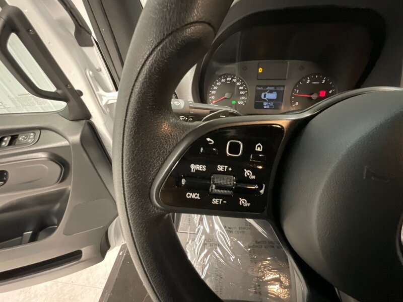 2020 Mercedes-Benz Sprinter 2500 CARGO VAN / 3.0L V6 DIESEL / 1,700 MILES / HIGH ROOF w. 144 " WB / LIKE NEW - Photo 23 - Gladstone, OR 97027