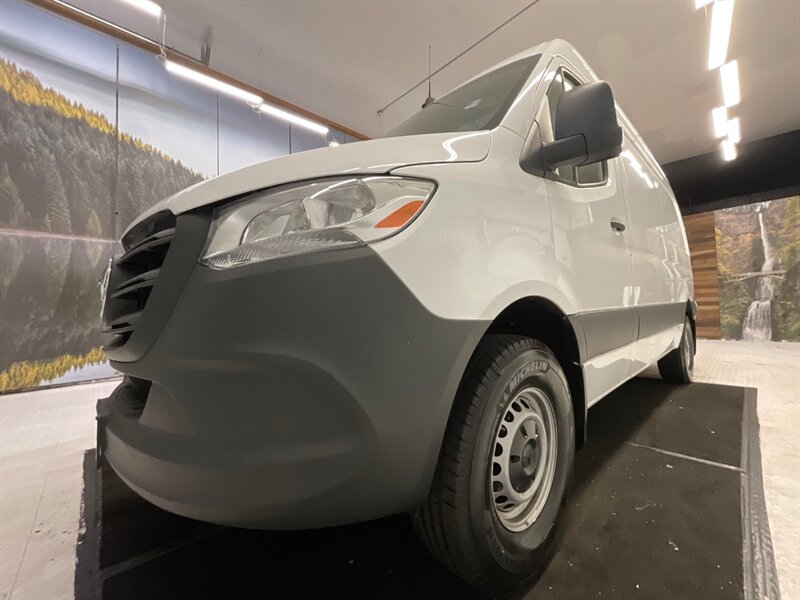 2020 Mercedes-Benz Sprinter 2500 CARGO VAN / 3.0L V6 DIESEL / 1,700 MILES / HIGH ROOF w. 144 " WB / LIKE NEW - Photo 29 - Gladstone, OR 97027