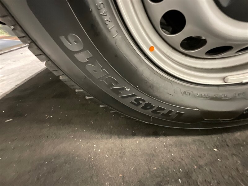 2020 Mercedes-Benz Sprinter 2500 CARGO VAN / 3.0L V6 DIESEL / 1,700 MILES / HIGH ROOF w. 144 " WB / LIKE NEW - Photo 48 - Gladstone, OR 97027