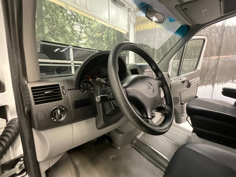 2014 Mercedes-Benz Sprinter 2500 Passenger 3.0L V6 DIESEL / High Roof 170 " WB  / 12-Passenger w. CARGO AREA / Navigation & Backup Camera / HIGHROOF & 170 " WB / BRAND NEW TIRES - Photo 18 - Gladstone, OR 97027