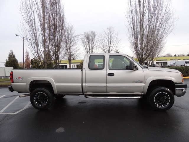 2005 Chevrolet Silverado 2500 LS 4dr Extended /4x4 /6.6L Duramax Diesel/ Leather   - Photo 4 - Portland, OR 97217