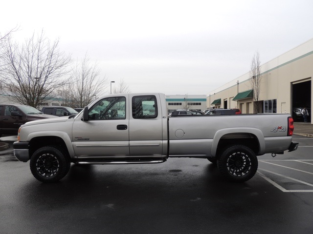 2005 Chevrolet Silverado 2500 LS 4dr Extended /4x4 /6.6L Duramax Diesel/ Leather   - Photo 3 - Portland, OR 97217