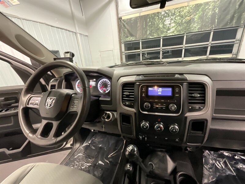 2013 RAM 2500 Crew Cab 4X4 / 6.7L DIESEL / 6-SPEED / LIFTED  LOCAL OREGON TRUCK / RUST FREE / LIFTED w/ 35 " MUD TIRES & 17 " WHEELS / 6-SPEED MANUAL / SHARP & CLEAN !! - Photo 17 - Gladstone, OR 97027